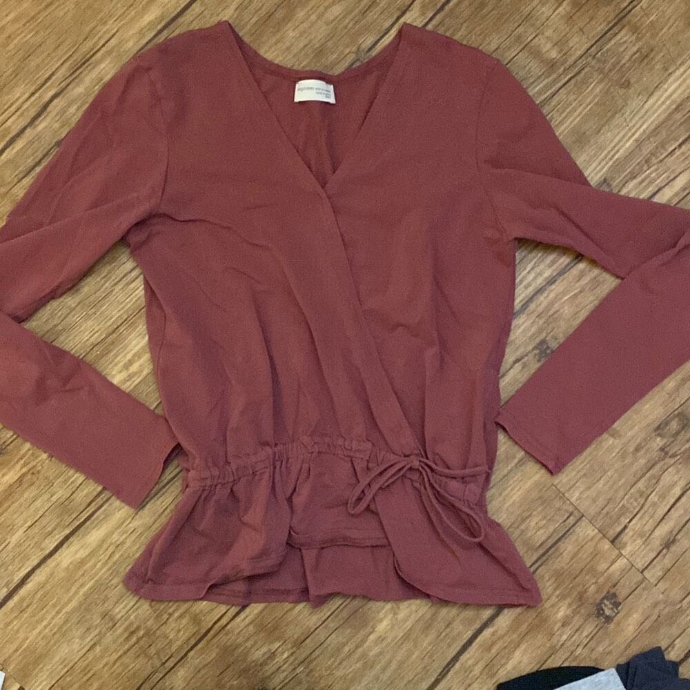 Elegantees Women's Sewn To Restore Long Sleeve Wrap Tee ShirtโMaroon Size Small